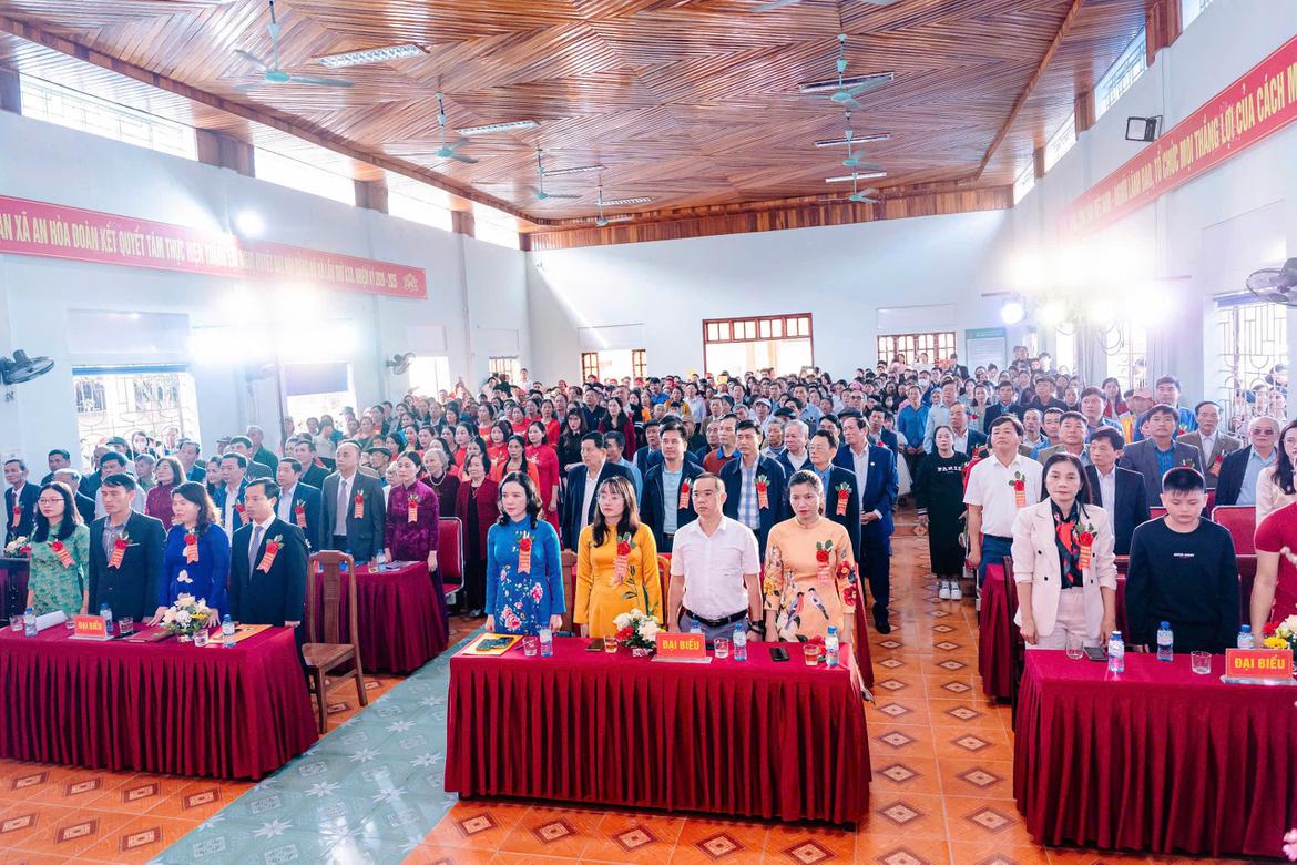 Đầu xuân với lễ đón nhận bằng xếp hạng di tích lịch sử cấp tỉnh Nhà thờ đại tôn họ Trần Văn và Mộ Trì uy tướng quân Trần Suất, xã An Hòa, huyện Quỳnh Lưu