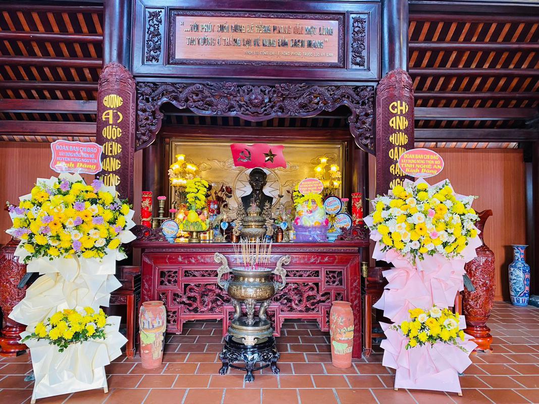 ĐOÀN ĐẠI BIỂU BAN CHỈ ĐẠO XÂY DỰNG NÔNG THÔN MỚI TỈNH NGHỆ AN VỀ DÂNG HƯƠNG, DÂNG HOA LÊN ANH LINH TỔNG BÍ THƯ LÊ HỒNG PHONG TẠI DI TÍCH QUỐC GIA KHU LƯU NIỆM TỔNG BÍ THƯ LÊ HỒNG PHONG TẠI XÃ HƯNG THÔNG, HUYỆN HƯNG NGUYÊN, TỈNH NGHỆ AN