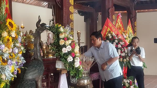 Lãnh đạo tỉnh Nghệ An dâng hương tưởng niệm 77 năm ngày mất đồng chí TBT Lê Hồng Phong