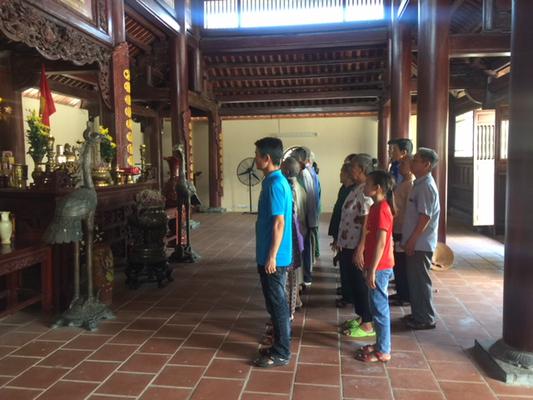 Lễ dâng hương của đoàn Hội Cựu TNXP xã Hưng Nghĩa tại khu lưu niệm TBT Lê Hồng Phong