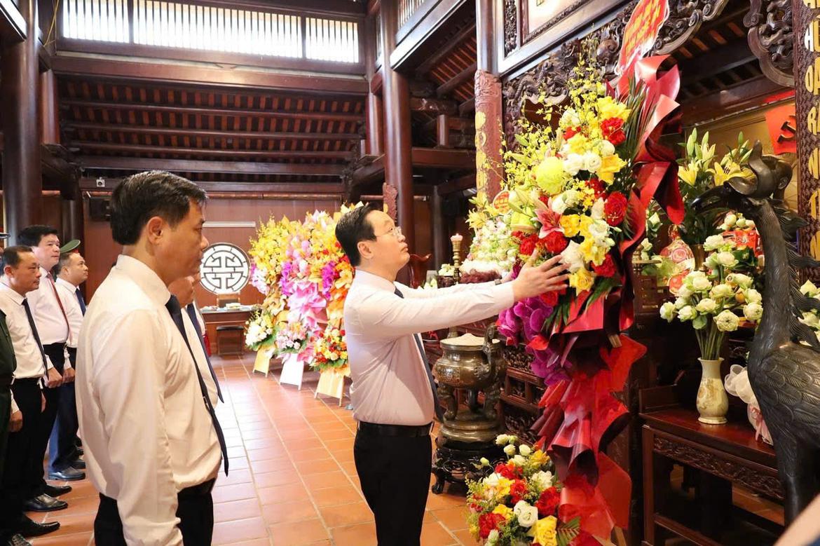 ĐOÀN ĐẠI BIỂU TỈNH ỦY, HĐND, UBND, UBMTTQ VIỆT NAM TỈNH NGHỆ AN ĐÃ VỀ DÂNG HOA, DÂNG HƯƠNG TẠI DI TÍCH QUỐC GIA KHU LƯU NIỆM TBT LÊ HỒNG PHONG NHÂN KỶ NIỆM 78 NĂM NGÀY THƯƠNG BINH LIỆT SĨ (27/7/1947 - 27/7/2025).