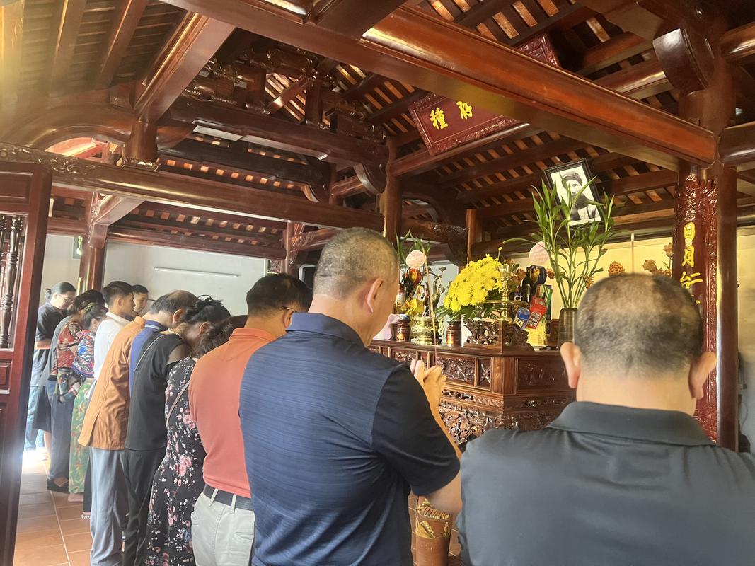 CÔNG TY LUẬT THIÊN PHÚC - HÀ NỘI DÂNG HƯƠNG TƯỞNG NIỆM CHÍ SỸ YÊU NƯỚC PHAN BỘI CHÂU