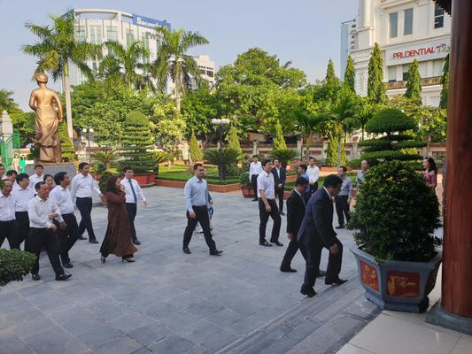 Lãnh đạo Trung ương, tỉnh Nghệ An dâng hương tưởng niệm 110 năm ngày sinh đồng chí Nguyễn Thị Minh Khai