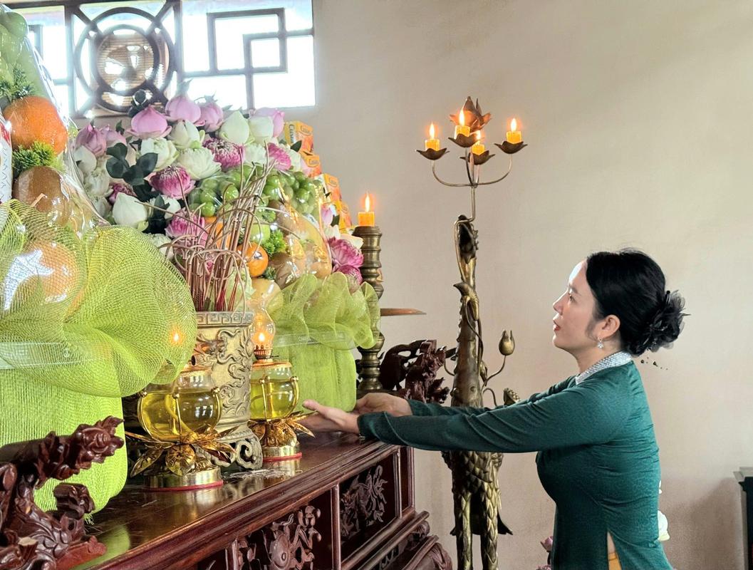 Trang trọng lễ giỗ lần thứ 84 của đồng chí Nguyễn Thị Minh Khai