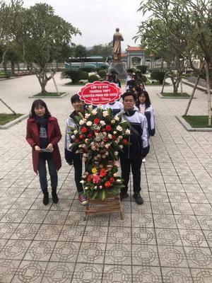 LỄ DÂNG HOA DÂNG HƯƠNG CỦA TẬP THỂ LỚP C5 - K49 TRƯỜNG THPT CHUYÊN PHAN BỘI CHÂU