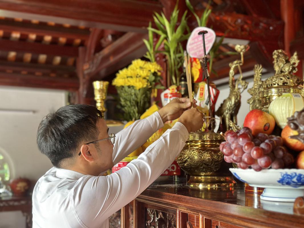 TRƯỜNG THPT PHAN BỘI CHÂU, HUYỆN NAM SÁCH, TỈNH HẢI DƯƠNG DÂNG HƯƠNG TƯỞNG NIỆM CỤ PHAN BỘI CHÂU!