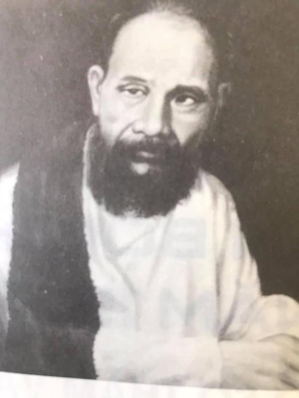 ĐÁM TANG VÀ BIA MỘ CỤ PHAN BỘI CHÂU