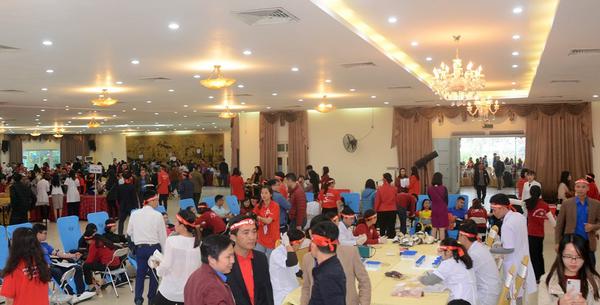 Chi đoàn Ban quản lý Di tích Nghệ An tham gia chương trình hiến máu tình nguyện "chủ nhật đỏ - 2019"