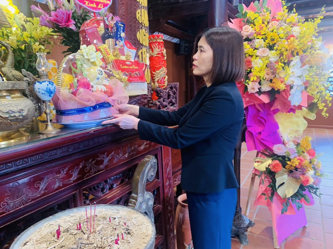 LỚP CAO CẤP LÝ LUẬN CHÍNH TRỊ K74 - B01 HỌC VIỆN CHÍNH TRỊ QUỐC GIA HỒ CHÍ MINH ĐÃ VỀ DÂNG HƯƠNG, DÂNG HOA TẠI DI TÍCH QUỐC GIA KHU LƯU NIỆM TỔNG BÍ THƯ LÊ HỒNG PHONG