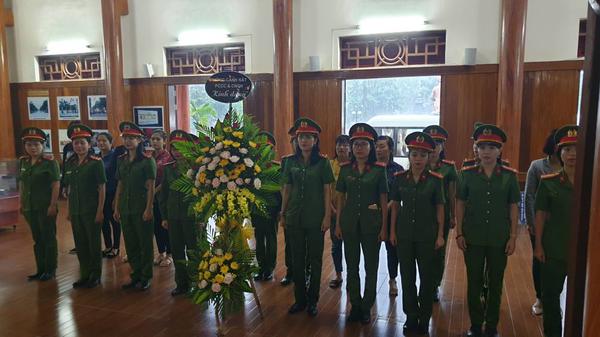 Hội phụ nữ Cảnh sát Phòng cháy chữa cháy và Cứu nạn cứu hộ tỉnh Nghệ An dâng hương tưởng niệm đồng chí Nguyễn Thị Minh Khai