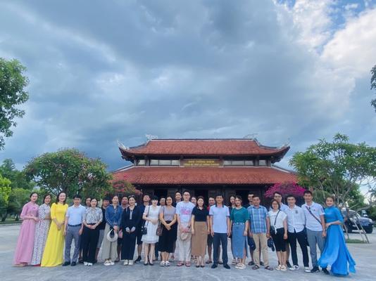 TRUNG TÂM BẢO TỒN DI TÍCH VÀ XÚC TIẾN DU LỊCH TỈNH BẮC NINH TỔ CHỨC LỄ DÂNG HOA, DÂNG HƯƠNG LÊN ANH LINH TỔNG BÍ THƯ LÊ HỒNG PHONG.