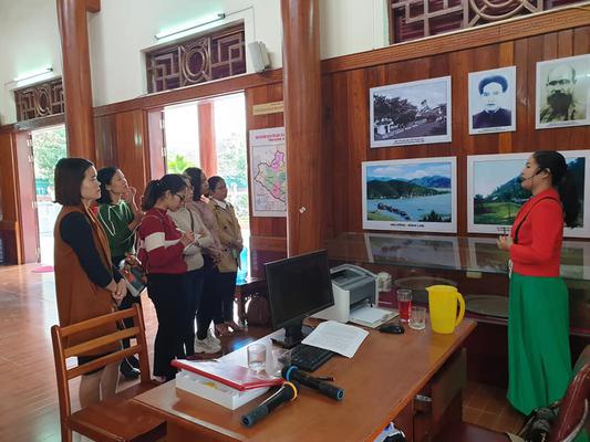 Trung tâm đào tạo kỹ năng Đăng Phúc tham quan Nhà lưu niệm đồng chí Nguyễn Thị Minh Khai