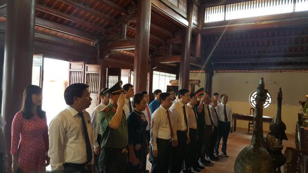 Lãnh đạo tỉnh Nghệ An dâng hương nhân ngày Quốc Khánh 2/9