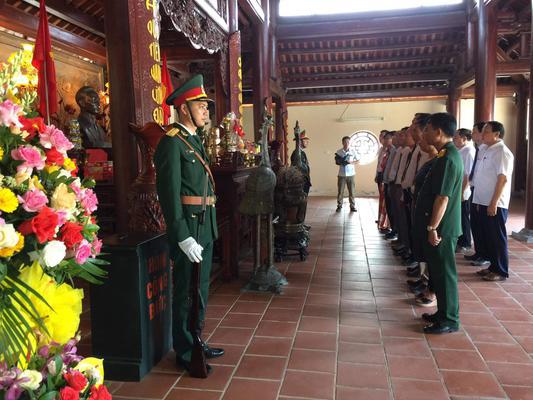 Sáng  ngày  11 tháng 8 năm 2020  nhằm ngày  22 tháng 6 năm Canh Tý.  Đoàn Đại biểu đại hội Đảng bộ Huyện Hưng Nguyên khóa XXIX, nhiệm kỳ 2020 – 2025 đã tổ chức lễ dâng hoa, dâng hương bày tỏ tấm lòng thành kính và biết ơn vô hạn đối với công lao to lớn của Tổng bí thư  Lê Hồng Phong.