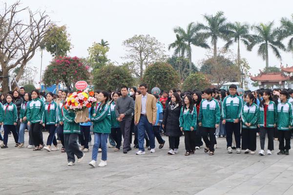 TRƯỜNG THCS HƯNG LỘC - TP VINH TỔ CHỨC THAM QUAN TRẢI NGHIỆM TẠI DI TÍCH QUỐC GIA KHU LƯU NIỆM TBT LÊ HỒNG PHONG.