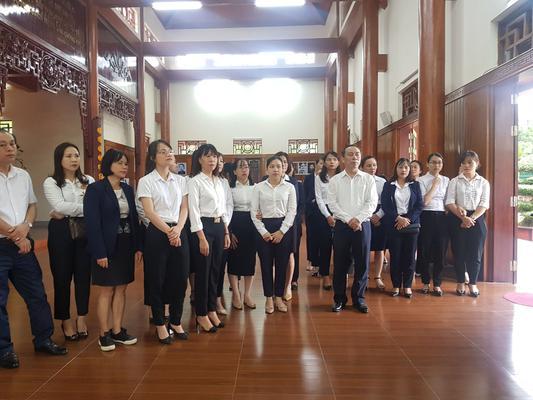 Chi nhánh Bảo hiểm tiền gửi khu vực Bắc Trung bộ dâng hương tại nhà lưu niệm đồng chí Nguyễn Thị Minh Khai