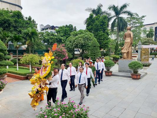 ĐẢNG ỦY - HĐND - UBND - UBMTTQVN PHƯỜNG THÀNH VINH DÂNG HƯƠNG TẠI NHÀ LƯU NIỆM ĐỒNG CHÍ NGUYỄN THỊ MINH KHAI NHÂN KỶ NIỆM 78 NĂM NGÀY THƯƠNG BINH LIỆT SỸ (27/7/1947-27/7-2025)