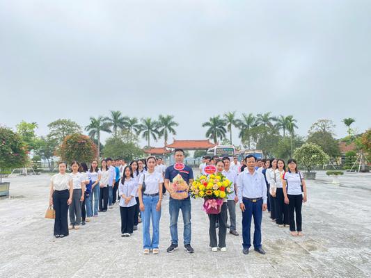 TRUNG TÂM CHÍNH TRỊ HUYỆN HƯNG NGUYÊN TỔ CHỨC DÂNG HƯƠNG, DÂNG HOA TẠI DI TÍCH QUỐC GIA KHU LƯU NIỆM TBT LÊ HỒNG PHONG