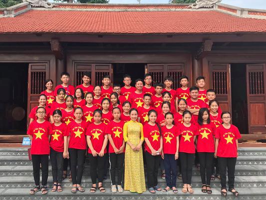 Học sinh trường THCS Đặng Chánh Kỷ tổ chức hoạt động ngoại khoá - tham quan học tập tại di tích QGĐB Phan Bội Châu