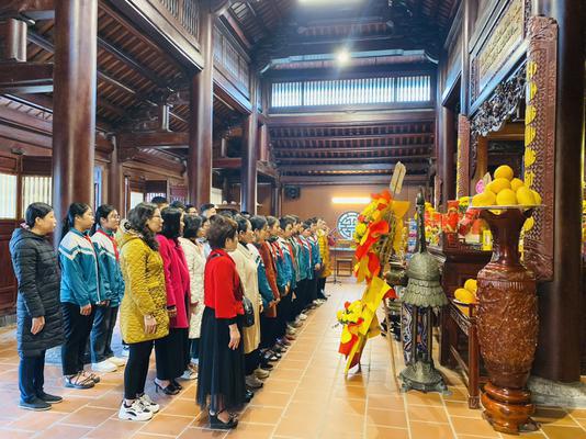 TRƯỜNG THCS LÊ HỒNG PHONG DÂNG HƯƠNG LÊN ANH LINH TBT LÊ HỒNG PHONG TRƯỚC KHI 31 EM HỌC SINH THAM GIA KỲ THI HỌC SINH GIỎI TỈNH NĂM 2024.