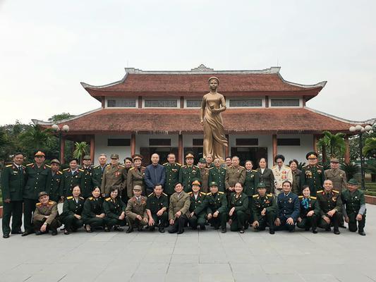 Hội CCB phường Quang Trung, TP Vinh dâng hương kỷ niệm 30 năm thành lập Hội CCB Việt Nam tại Nhà lưu niệm đồng chí Nguyễn Thị Minh Khai