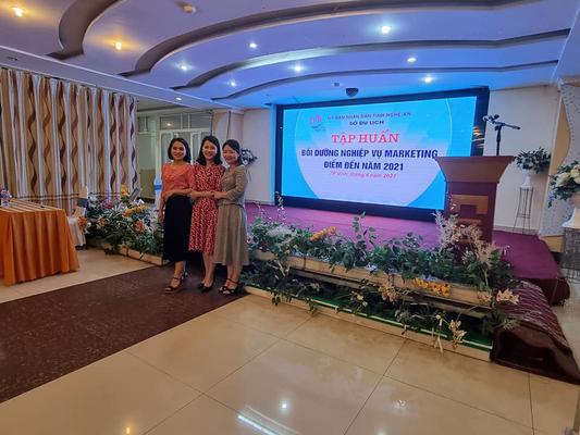 Cán bộ hướng dẫn viên ba di tích trực thuộc của Ban tham gia tập huấn bồi dưỡng nghiệp vụ Marketing điểm đến du lịch năm 2021.