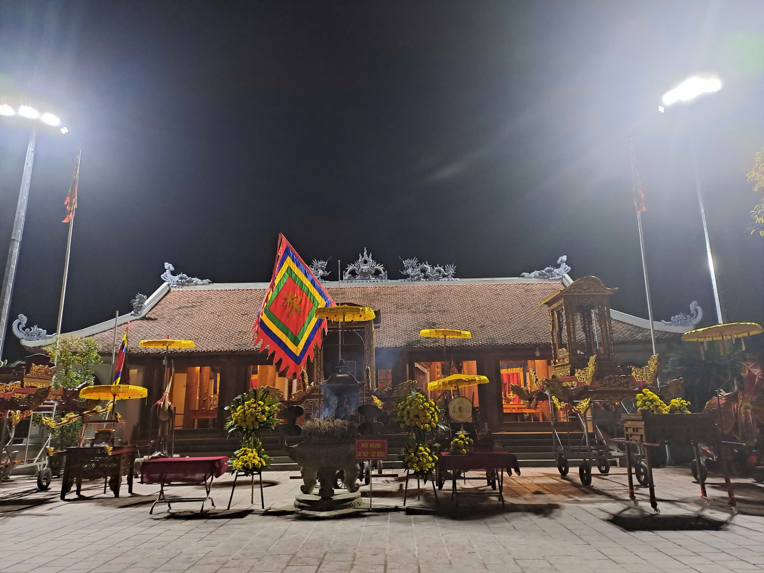 Di t&iacute;ch đền Quả Sơn, x&atilde; Bạch Ngọc