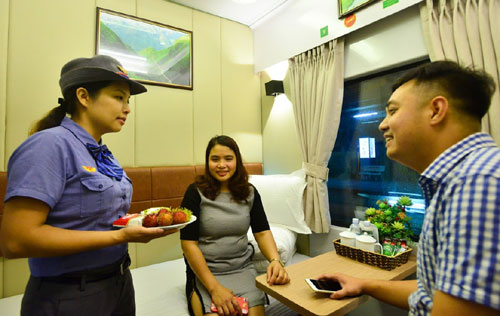 Khai thác toa xe khoang 2 giường trên tuyến đường sắt Hà Nội - TP Hồ Chí Minh