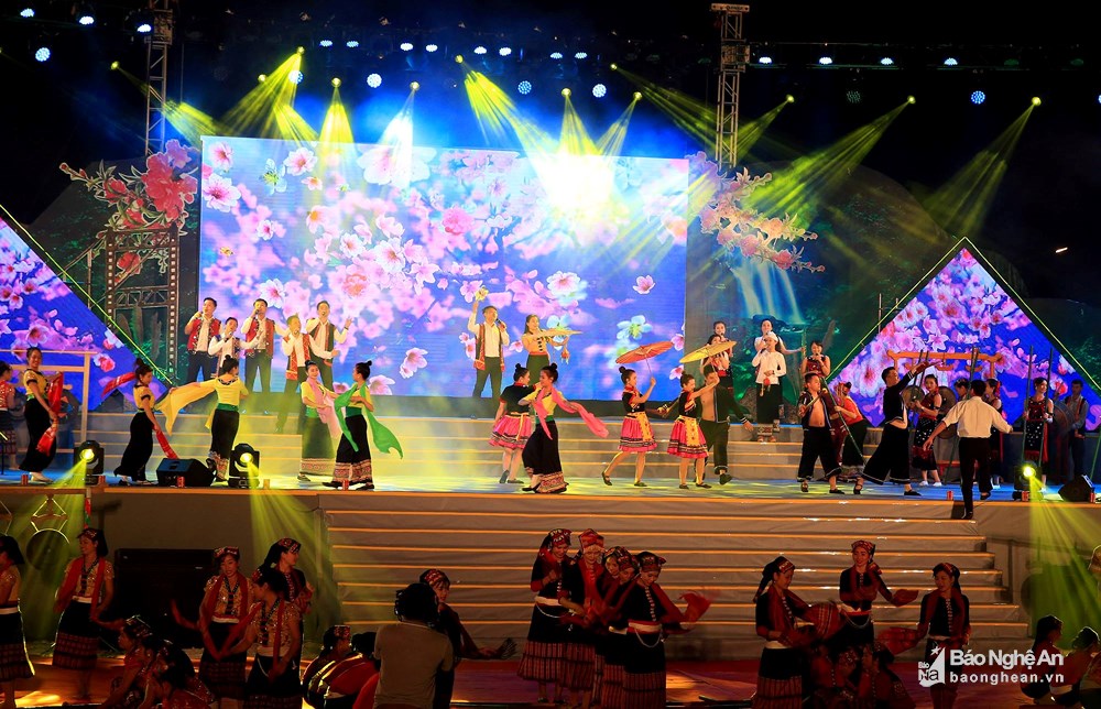 Tưng bừng “Đêm hội sắc xuân miền Tây Nghệ An” năm 2019