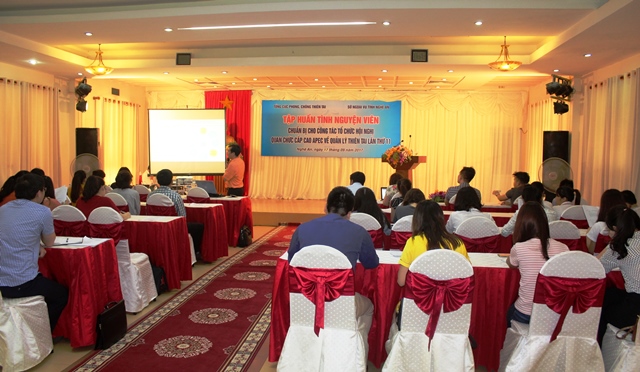 Nghệ An: Tập huấn cho 30 tình nguyện viên phục vụ APEC 2017