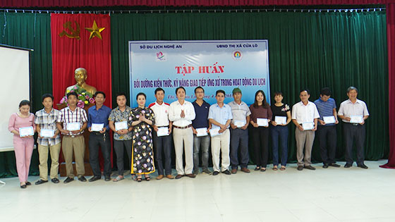 Cửa Lò bồi dưỡng kiến thức ứng xử trong hoạt động du lịch