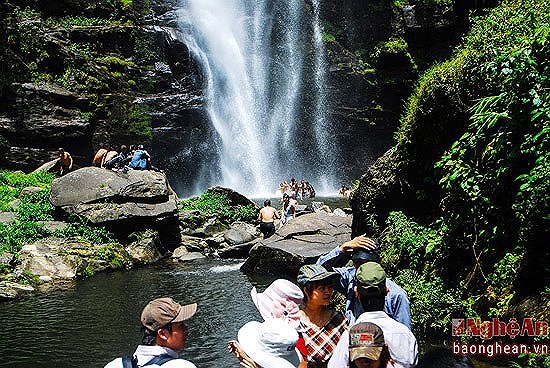 Nghệ An: 10 tháng, doanh thu dịch vụ du lịch tăng 15%