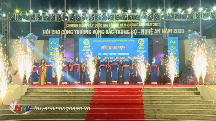 Khai mạc Hội chợ Công Thương vùng Bắc Trung bộ và giới thiệu sản phẩm xanh khu vực HTX và làng nghề tỉnh Nghệ An năm 2020