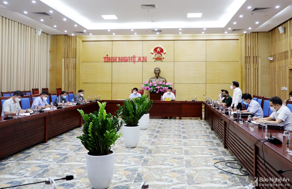 Thực hiện nghiêm Chỉ thị 16 nhưng không 'ngăn sông, cấm chợ'