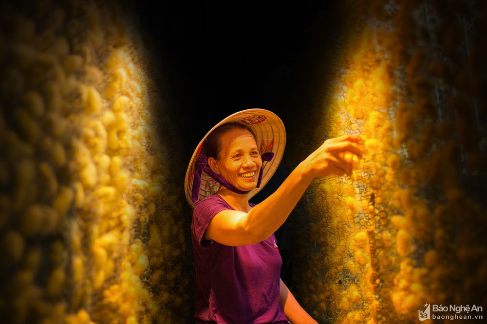 Óng ả làng nghề tằm tơ xứ Lường