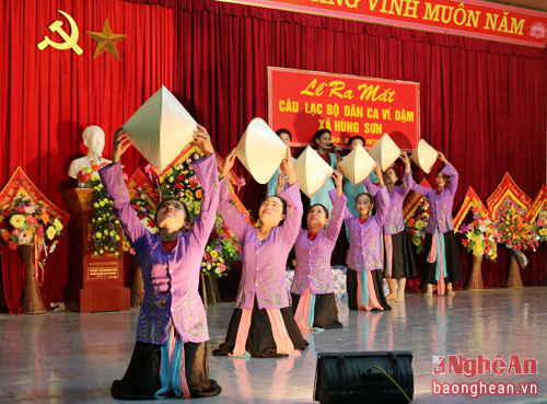 Hùng Sơn (Anh Sơn) ra mắt Câu lạc bộ Dân ca ví, giặm Nghệ Tĩnh