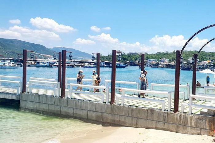 Ngành du lịch ngóng mở cửa và khách nội địa