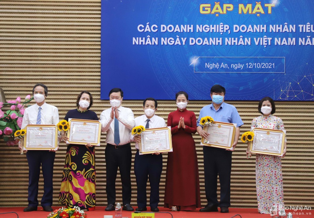 Tỉnh Nghệ An gặp mặt các doanh nghiệp, doanh nhân tiêu biểu