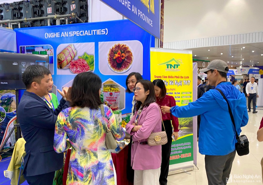 Nhiều đặc sản của Nghệ An hút khách tại Hội chợ VITM Đà Nẵng 2022