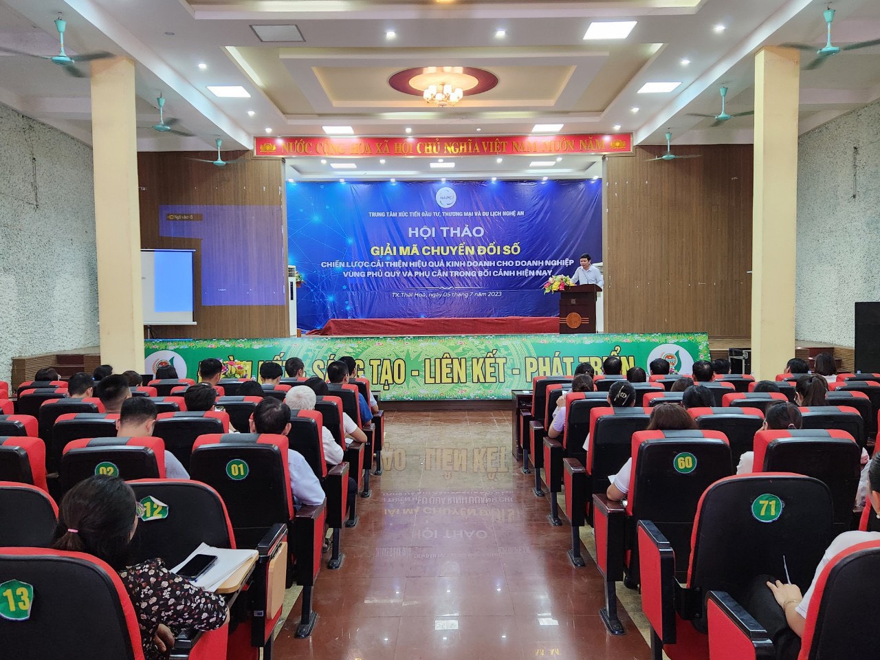 Trung tâm xúc tiến Đầu tư, Thương mại và Du lịch tỉnh Nghệ An tổ chức Hội thảo “Giải mã chuyển đổi số - Chiến lược cải thiện hiệu quả kinh doanh cho doanh nghiệp vùng phủ quỳ và phủ cận trong bối cảnh hiện nay”.