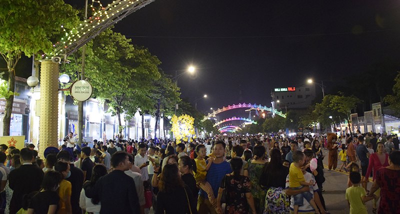 60 gian hàng trưng bày, giới thiệu sản phẩm, du lịch của TP Hà Nội và tỉnh Nghệ An